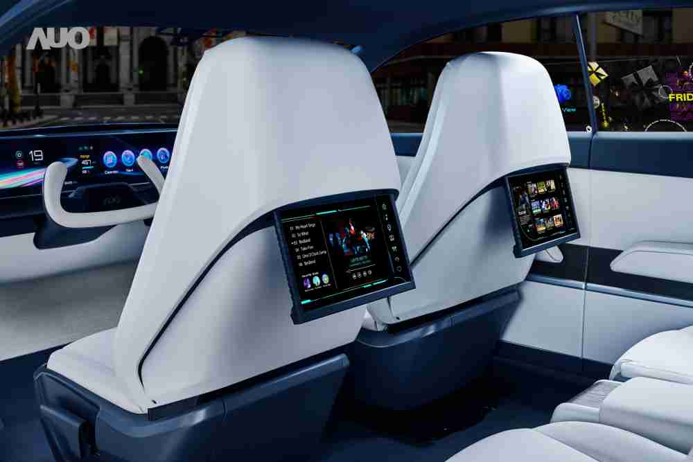 YAXIN111将于CES 展示全新Smart Cockpit 2024，，可紧密串连使用者多元需求，，，，并革新座舱内部的应用和设计，，，带来身历其境且引人入胜的视觉飨宴，，，，满足驾乘人员的全方位体验
