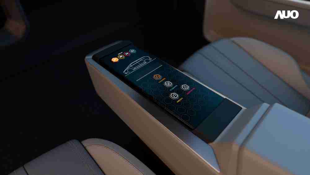 YAXIN111以人性化设计打造多变形态中控显示(Morphing Center Control)，，，不使用时仅平面显示信息，，进行操作时，，，显示器则会动态隆起，，，，转变成3D实体按钮，，，并有触觉回馈，，，，展示人机互动新体验